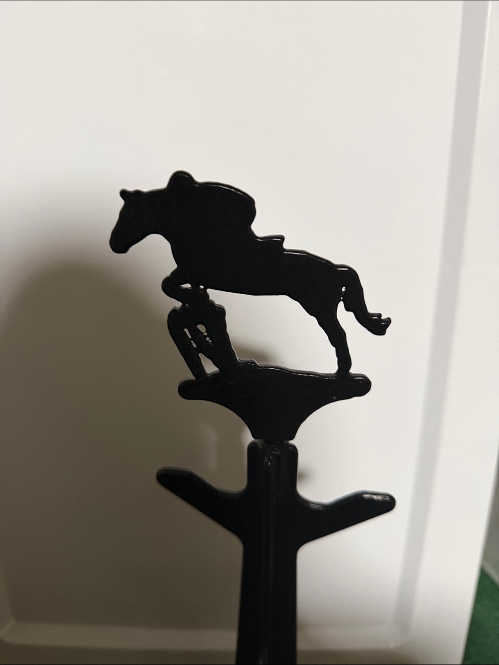 Black Horse Jumper Coffee Mug Holder - Home Kitchen Accent